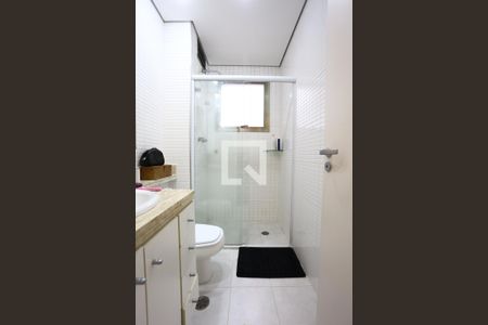 Apartamento à venda com 211m², 4 quartos e 4 vagas Apartamento à venda com 211m², 4 quartos e 4 vagasBanheiro