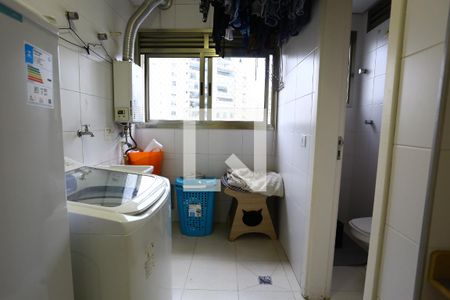 Apartamento à venda com 211m², 4 quartos e 4 vagas Apartamento à venda com 211m², 4 quartos e 4 vagasÁrea de Serviço