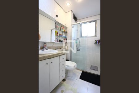 Apartamento à venda com 211m², 4 quartos e 4 vagas Apartamento à venda com 211m², 4 quartos e 4 vagasBanheiro da Suíte 1