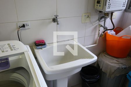 Apartamento à venda com 211m², 4 quartos e 4 vagas Apartamento à venda com 211m², 4 quartos e 4 vagasÁrea de Serviço