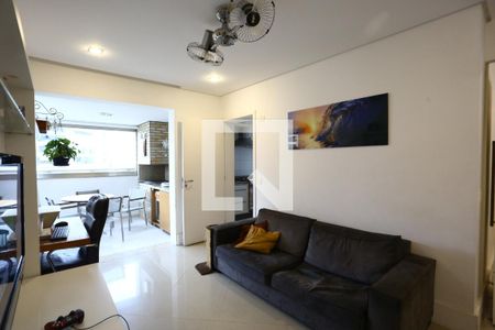 Apartamento à venda com 211m², 4 quartos e 4 vagas Apartamento à venda com 211m², 4 quartos e 4 vagasSala de TV