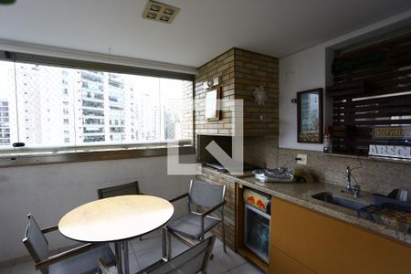 Apartamento à venda com 211m², 4 quartos e 4 vagas Apartamento à venda com 211m², 4 quartos e 4 vagasVaranda gourmet