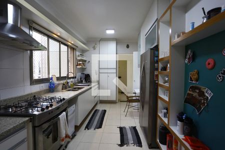 Apartamento à venda com 211m², 4 quartos e 4 vagas Apartamento à venda com 211m², 4 quartos e 4 vagasCozinha