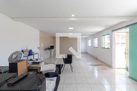 Casa à venda com 300m², 3 quartos e 3 vagas Casa à venda com 300m², 3 quartos e 3 vagasEscritório