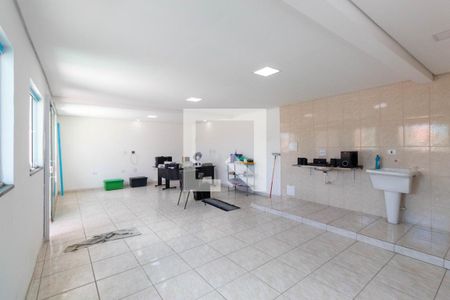 Casa à venda com 300m², 3 quartos e 3 vagas Casa à venda com 300m², 3 quartos e 3 vagasEscritório