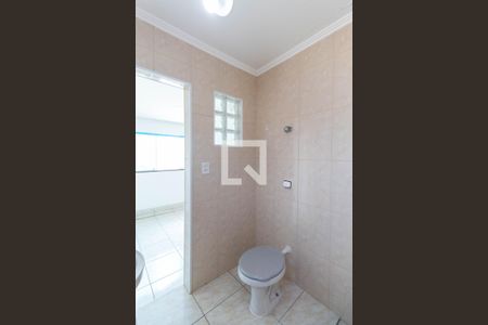 Casa à venda com 300m², 3 quartos e 3 vagas Casa à venda com 300m², 3 quartos e 3 vagasBanheiro de serviço 2