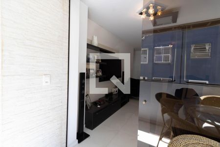 Apartamento à venda com 88m², 2 quartos e 1 vaga Apartamento à venda com 88m², 2 quartos e 1 vagaVaranda