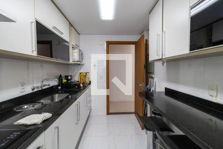 Apartamento à venda com 88m², 2 quartos e 1 vaga Apartamento à venda com 88m², 2 quartos e 1 vagaCozinha e Área de Serviço