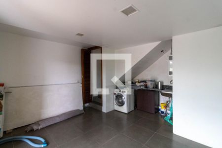 Casa à venda com 300m², 3 quartos e 2 vagas Casa à venda com 300m², 3 quartos e 2 vagasQuarto 3