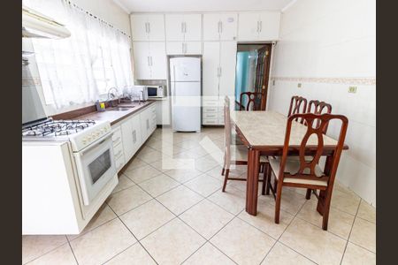 Casa à venda com 175m², 4 quartos e 3 vagas Casa à venda com 175m², 4 quartos e 3 vagasCozinha