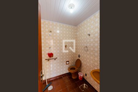 Casa à venda com 245m², 2 quartos e 2 vagas Casa à venda com 245m², 2 quartos e 2 vagasBanheiro de Serviço