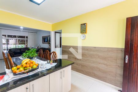 Casa à venda com 245m², 2 quartos e 2 vagas Casa à venda com 245m², 2 quartos e 2 vagasCozinha