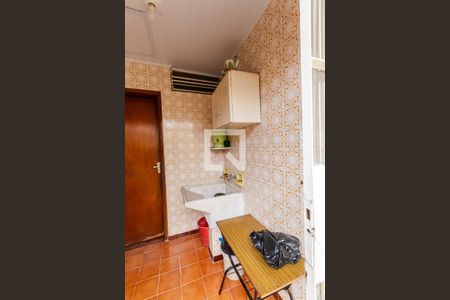 Casa à venda com 245m², 2 quartos e 2 vagas Casa à venda com 245m², 2 quartos e 2 vagasÁrea de Serviço