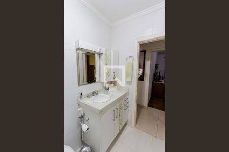 Casa à venda com 245m², 2 quartos e 2 vagas Casa à venda com 245m², 2 quartos e 2 vagasBanheiro