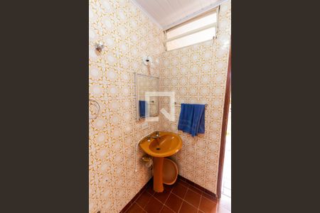 Casa à venda com 245m², 2 quartos e 2 vagas Casa à venda com 245m², 2 quartos e 2 vagasBanheiro de Serviço