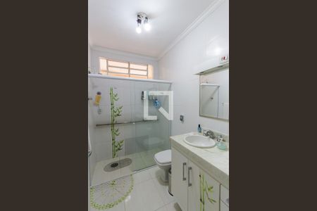 Casa à venda com 245m², 2 quartos e 2 vagas Casa à venda com 245m², 2 quartos e 2 vagasBanheiro