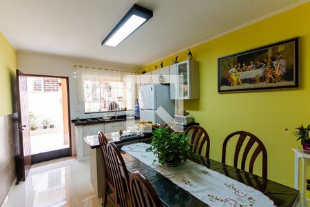 Casa à venda com 245m², 2 quartos e 2 vagas Casa à venda com 245m², 2 quartos e 2 vagasCozinha