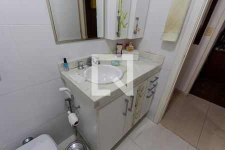 Casa à venda com 245m², 2 quartos e 2 vagas Casa à venda com 245m², 2 quartos e 2 vagasBanheiro