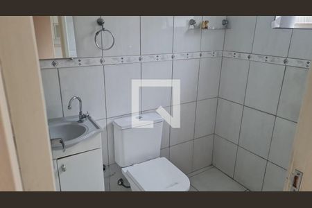 Casa à venda com 120m², 3 quartos e sem vaga Casa à venda com 120m², 3 quartos e sem vagaBanheiro