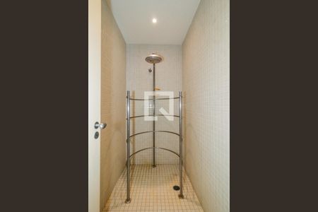 Apartamento à venda com 368m², 4 quartos e 5 vagas Apartamento à venda com 368m², 4 quartos e 5 vagasSauna