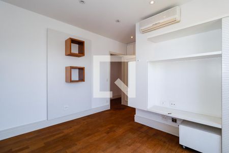 Apartamento à venda com 368m², 4 quartos e 5 vagas Apartamento à venda com 368m², 4 quartos e 5 vagasSuíte 2