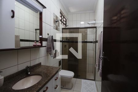 Casa à venda com 161m², 3 quartos e 2 vagasBanheiro 