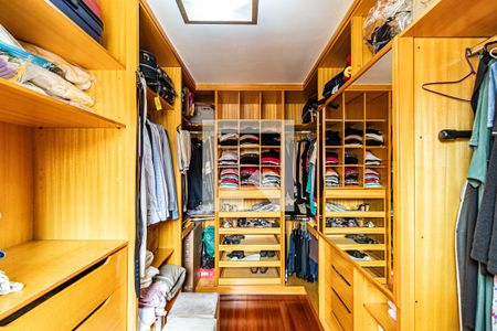 Casa de condomínio à venda com 142m², 3 quartos e 2 vagasSuite - Closet