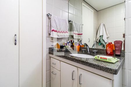 Casa de condomínio à venda com 142m², 3 quartos e 2 vagasBanheiro social