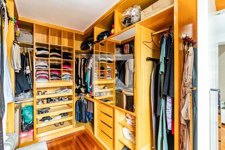 Casa de condomínio à venda com 142m², 3 quartos e 2 vagasSuite - Closet