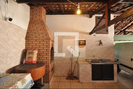 Casa à venda com 712m², 5 quartos e 6 vagasChurrasqueira