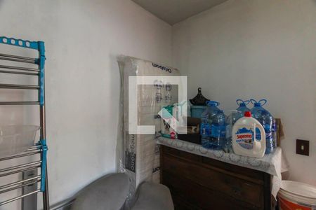 Casa à venda com 200m², 4 quartos e 2 vagas Casa à venda com 200m², 4 quartos e 2 vagasQuarto de Serviço