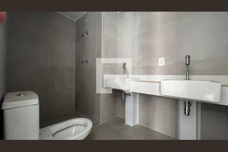 Apartamento à venda com 127m², 3 quartos e 2 vagas Apartamento à venda com 127m², 3 quartos e 2 vagasBanheiro da Suíte 2