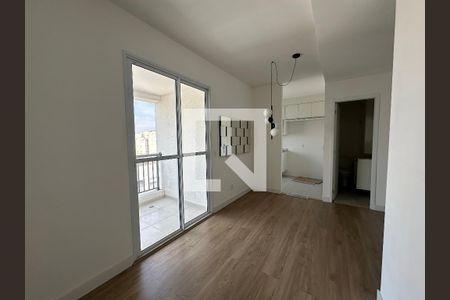 Sala de apartamento para alugar com 2 quartos, 69m² em Jardim Tupanci, Barueri