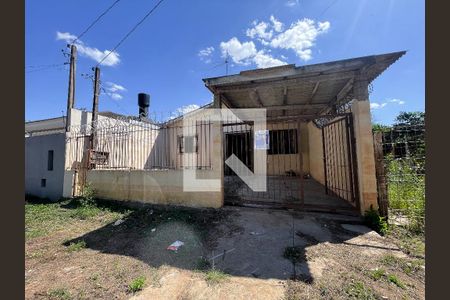Casa à venda com 80m², 2 quartos e 1 vagaplaquinha fachada