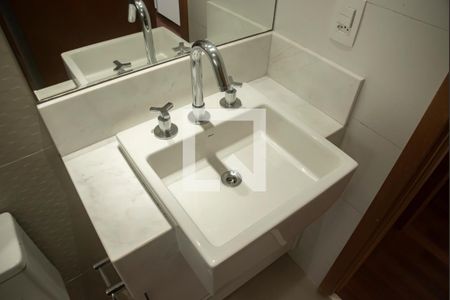 Apartamento à venda com 132m², 4 quartos e 4 vagasBanheiro da Suíte 2