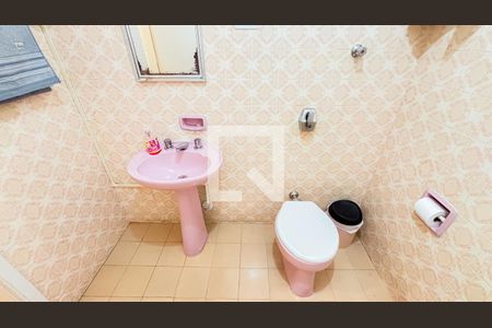 Casa à venda com 159m², 3 quartos e 2 vagasBanheiro 2