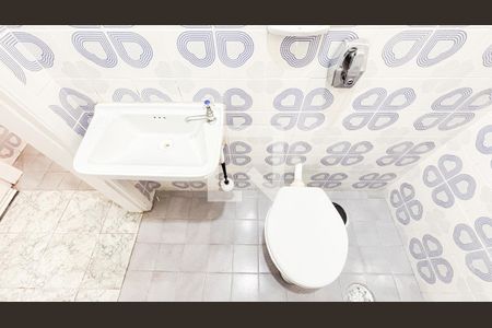 Casa à venda com 159m², 3 quartos e 2 vagasBanheiro 3