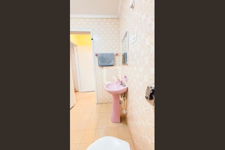 Casa à venda com 159m², 3 quartos e 2 vagasBanheiro 2