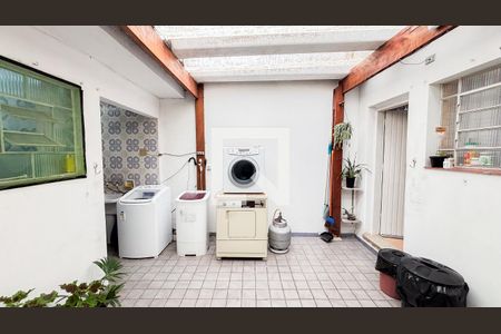 Casa à venda com 159m², 3 quartos e 2 vagasQuintal