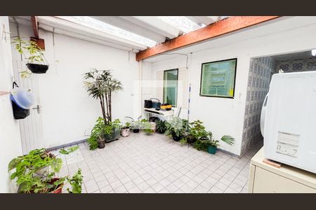 Casa à venda com 159m², 3 quartos e 2 vagasQuintal