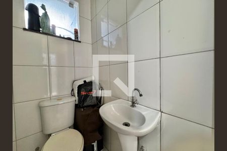 Casa de condomínio à venda com 180m², 3 quartos e 2 vagasÁrea de Serviço - Banheiro