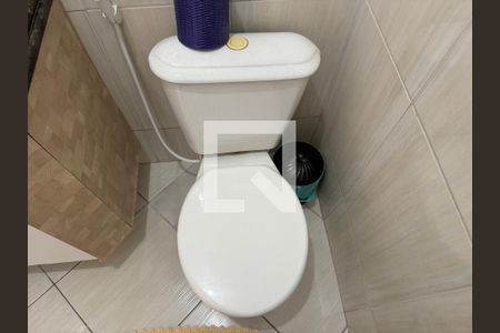 Casa de condomínio à venda com 180m², 3 quartos e 2 vagasLavabo