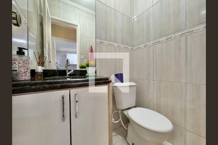 Casa de condomínio à venda com 180m², 3 quartos e 2 vagasLavabo