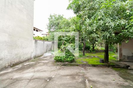 Casa à venda com 350m², 3 quartos e 2 vagas Casa à venda com 350m², 3 quartos e 2 vagasQuintal
