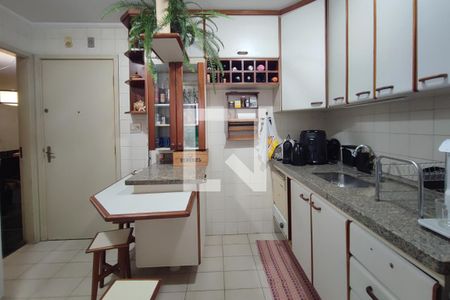 Apartamento à venda com 111m², 3 quartos e 2 vagas Apartamento à venda com 111m², 3 quartos e 2 vagasCozinha