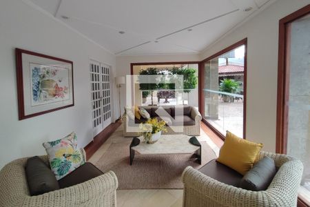 Apartamento à venda com 111m², 3 quartos e 2 vagas Apartamento à venda com 111m², 3 quartos e 2 vagasHall social