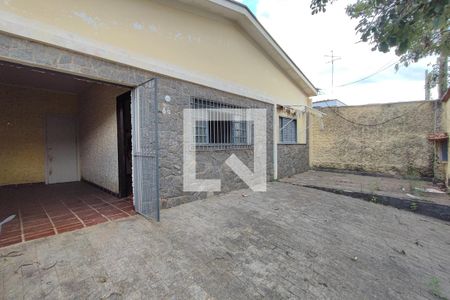 Casa à venda com 120m², 3 quartos e 1 vagaQuintal - Garagem