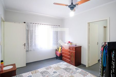 Casa à venda com 256m², 4 quartos e 6 vagasSuíte