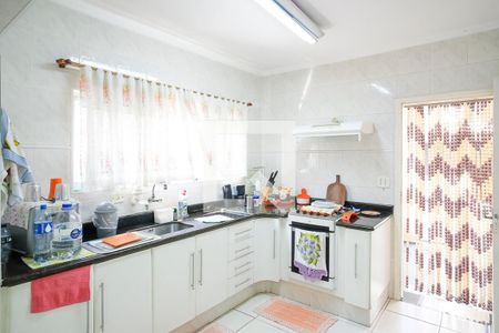 Casa à venda com 256m², 4 quartos e 6 vagasCozinha