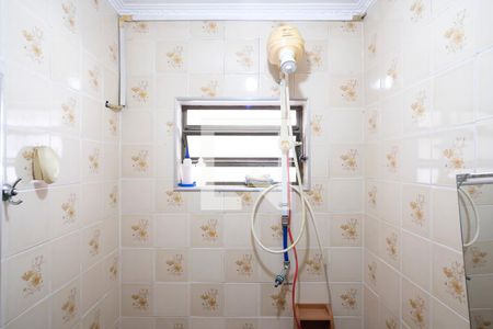 Casa à venda com 256m², 4 quartos e 6 vagasBanheiro área de serviço